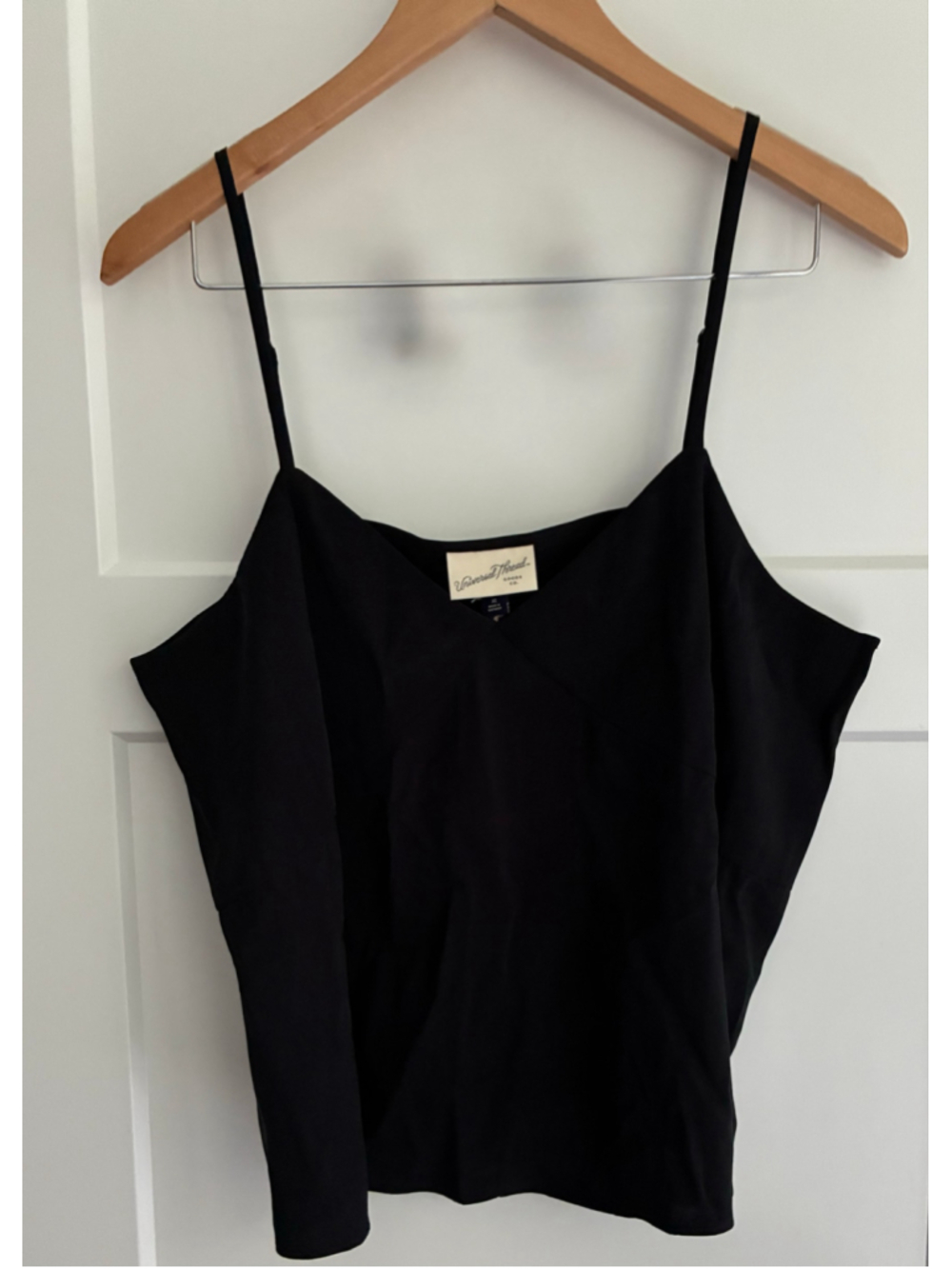 Universal Thread Black Camisole Top Size women XL